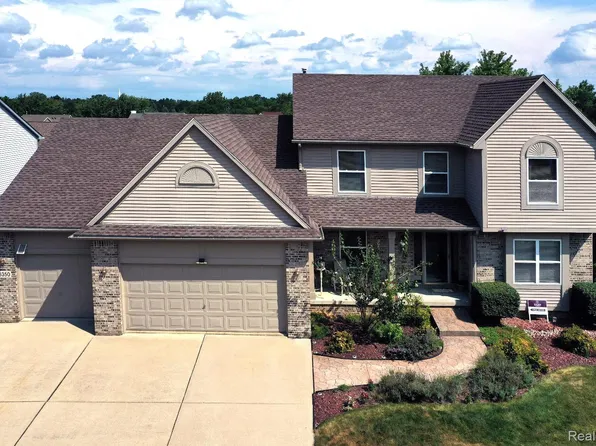 8350 Sherwood Dr, Grand Blanc, MI 48439