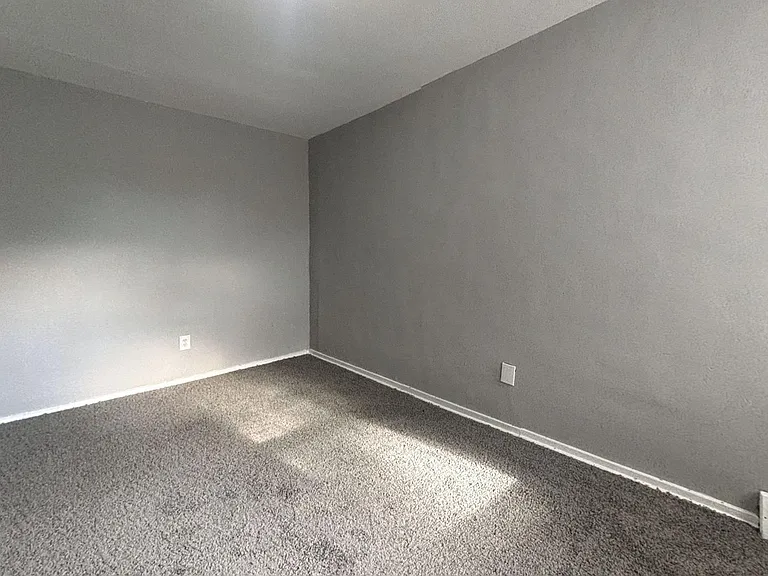 22 N Conestoga St — Photo 9
