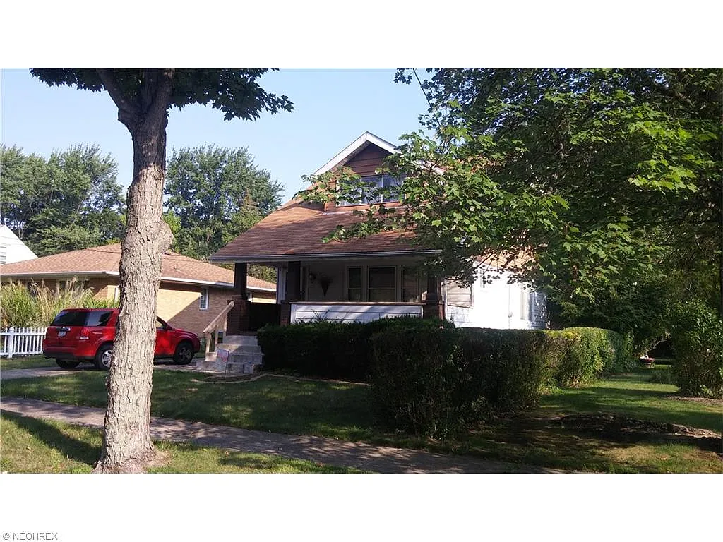 9372 Stonington Rd photo 1