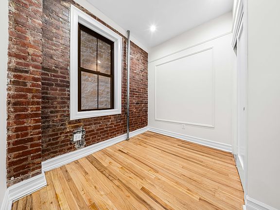 4th image of 270 W 12th St APT 2C