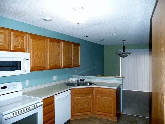 4th image of 5223 173rd St W