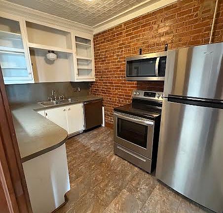 5th image of 1 714 1/2 South Main St