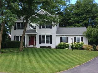 9 Clear Water Ct, Halfmoon, NY 12065
