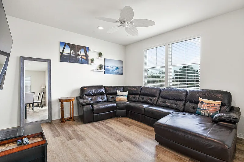 503 Lark Way