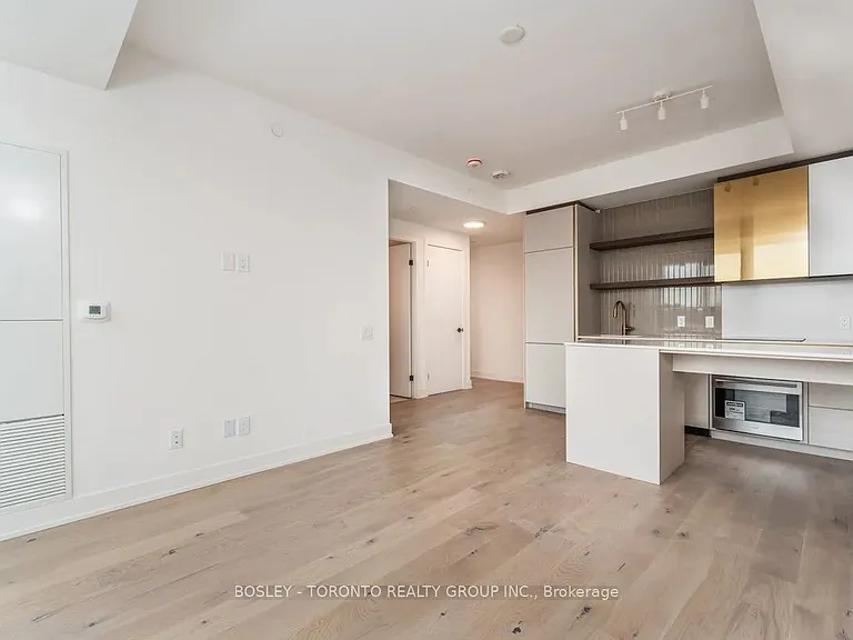 1285 Queen St E #504 — Photo 26