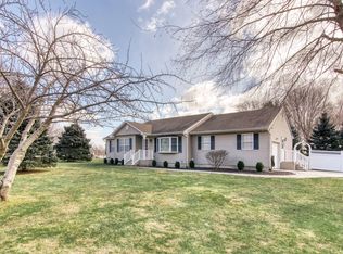 293 Baywood Dr, Baiting Hollow, NY 11933