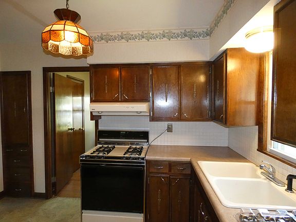 3rd image of 6615 NW Waukomis Dr