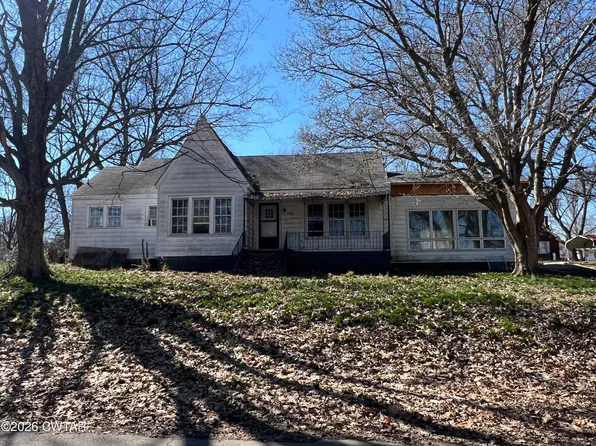 226 Madison St, Dyer, TN 38330