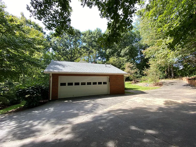 1407 June Rd — Photo 3
