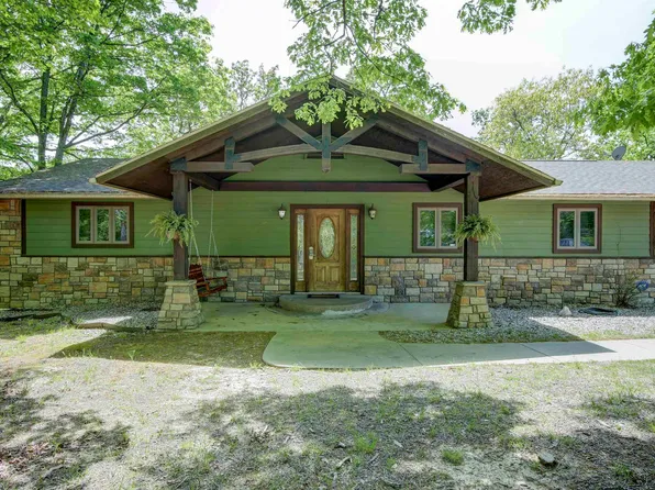 69 Jackson Ridge Rd, Eureka Springs, AR 72631