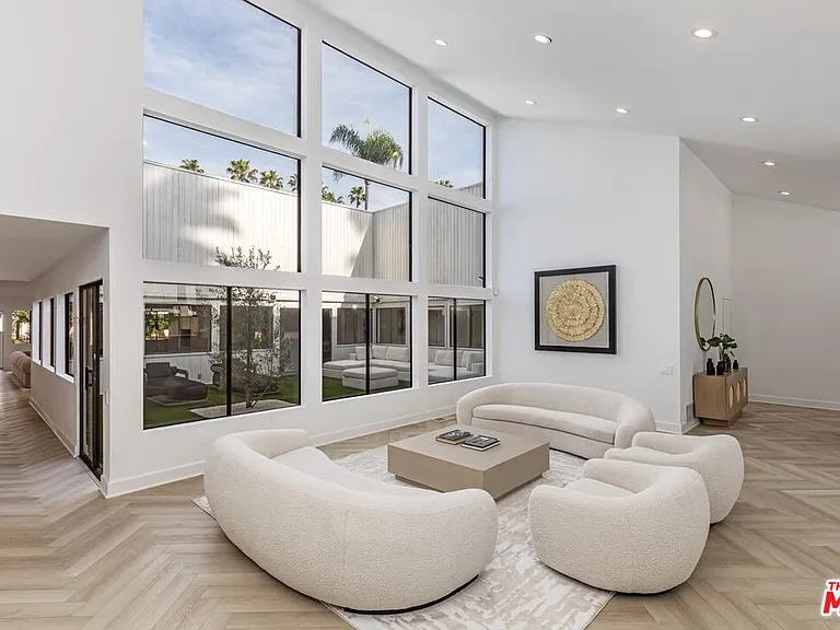 624 N Beverly Dr — Photo 7