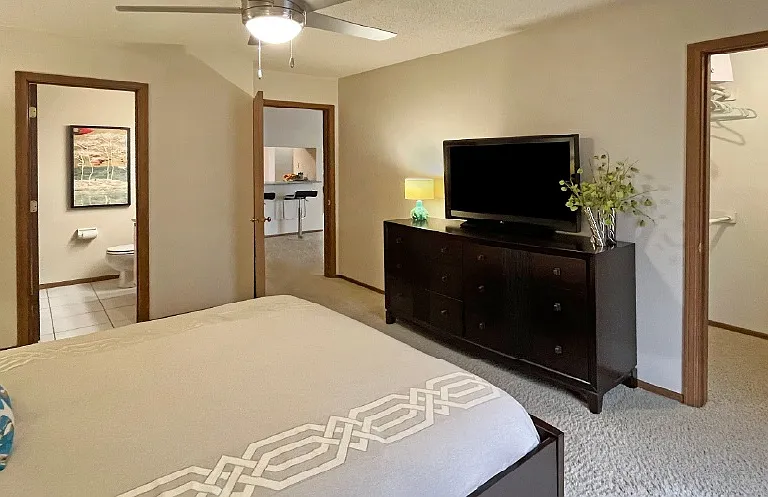 LionsHead Apartments — Photo 12