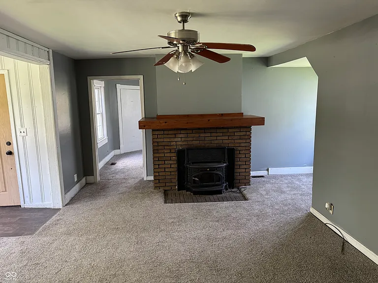 603 E Clyde St — Photo 8
