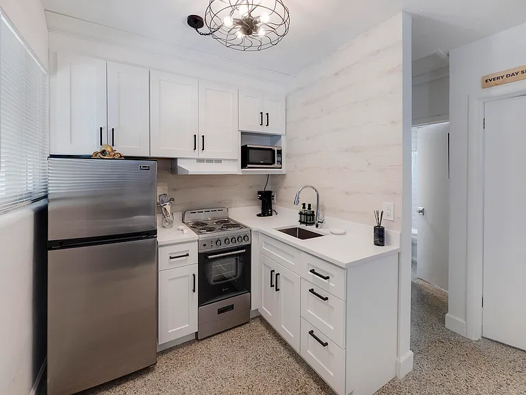 1258 Beach Rd #9 — Photo 6