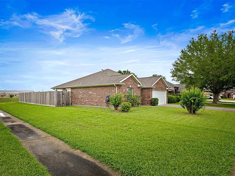 7331 Wimberly Oaks Ln — Photo 2