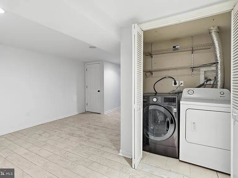 2302 Mount Royal Ter — Photo 27