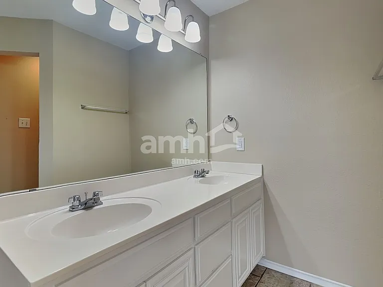 7908 Rattlers Ct — Photo 10