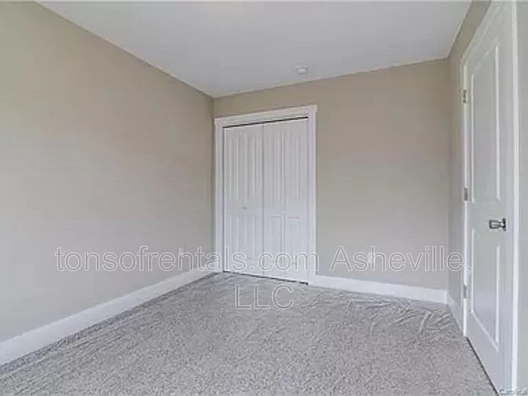 601 Fairview Rd — Photo 17