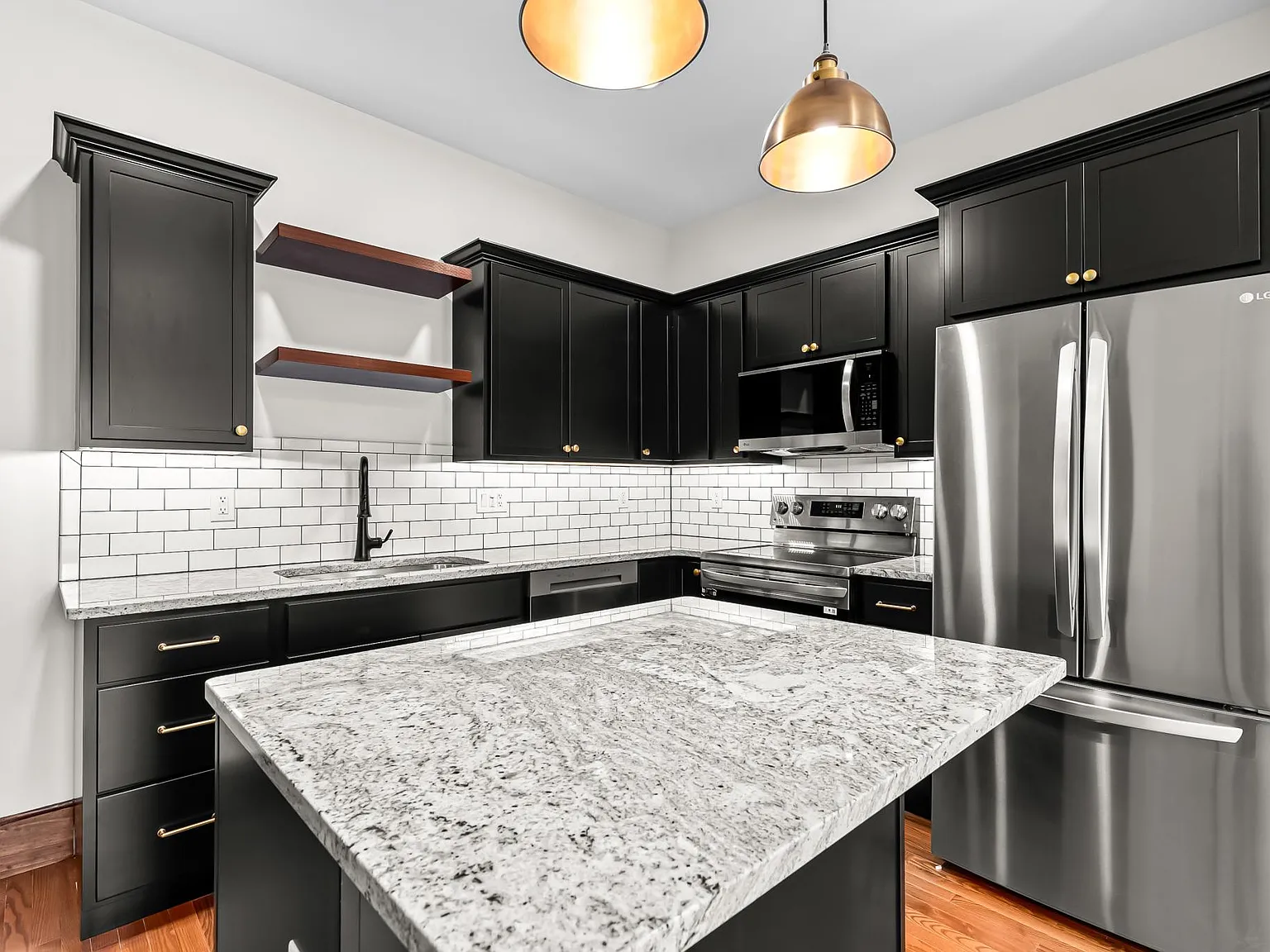 1 bed, 537 sqft, $1,375 — Photo 2