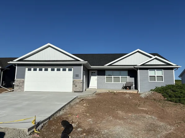 1717 Freeman Dr, Neenah, WI 54956