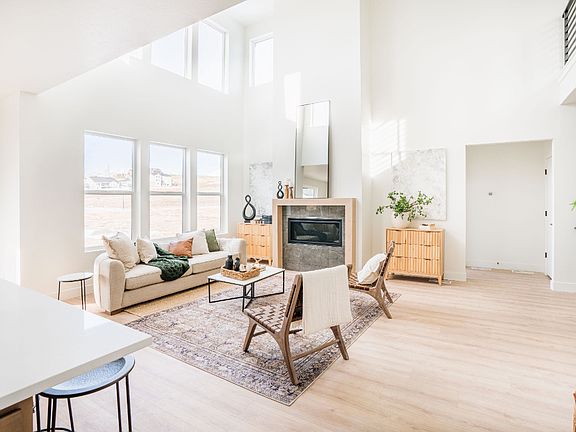 3rd image of 1582 W Canyon Rim Rd #610