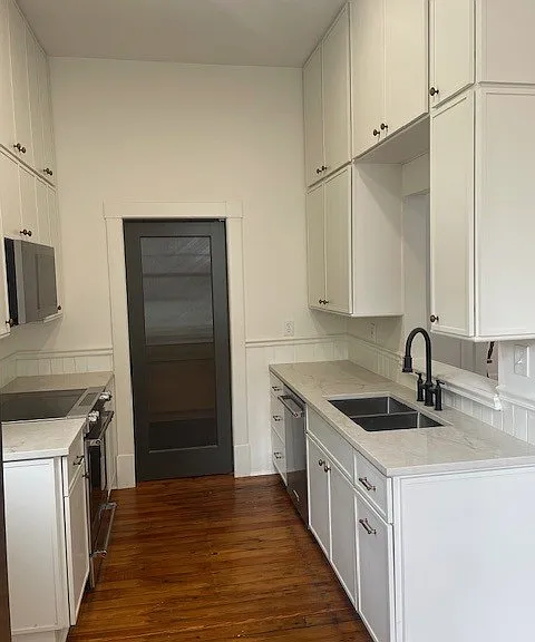718 E Henry St — Photo 8