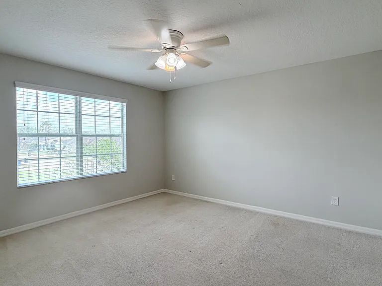 10606 Inside Loop — Photo 13