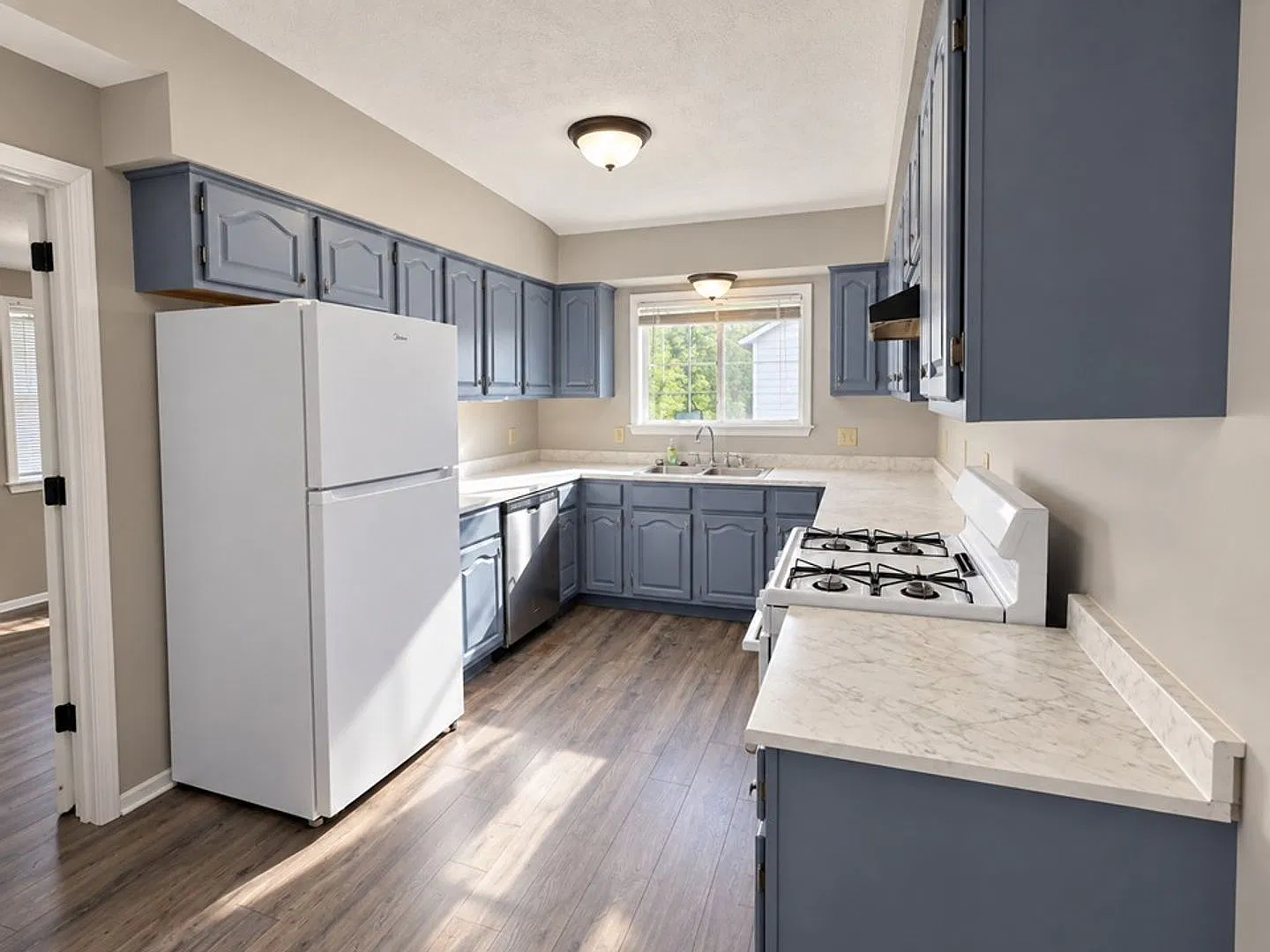 Discover this conveniently located 3-bedroom, 2-bath home in Russellville — Photo 3