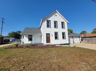 216 N Willow St, Belle Plaine, MN 56011