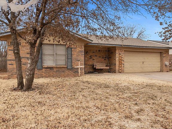 4th image of 325 Pecan St