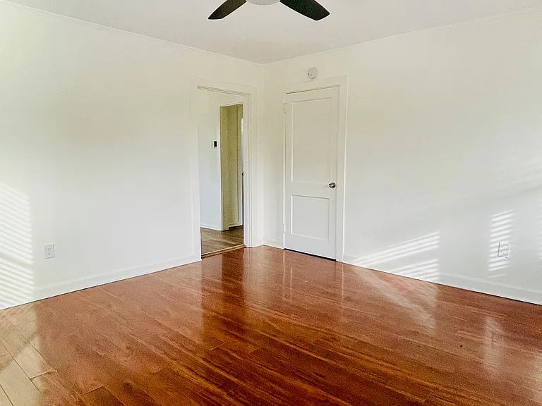 218 Old Piedmont Hwy #B — Photo 3