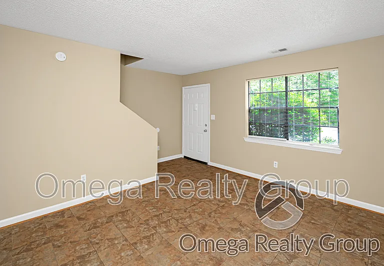 2109 Whetstone Ct — Photo 6