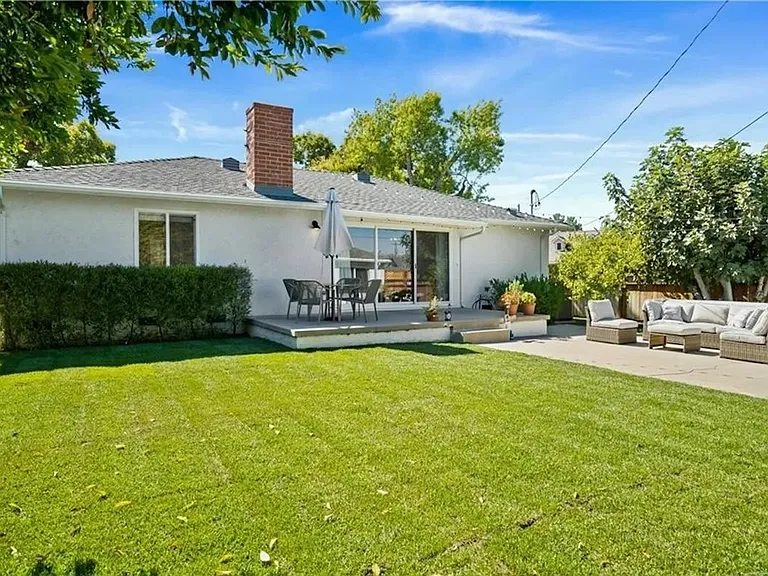 23055 Gilmore St — Photo 30