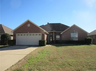 221 Avondale Ln, Bossier City, LA 71112