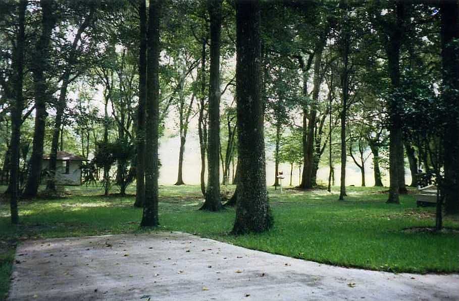 2nd image of 7 Lake Wood Cir