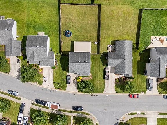 5th image of 2805 Quail Oaks Dr
