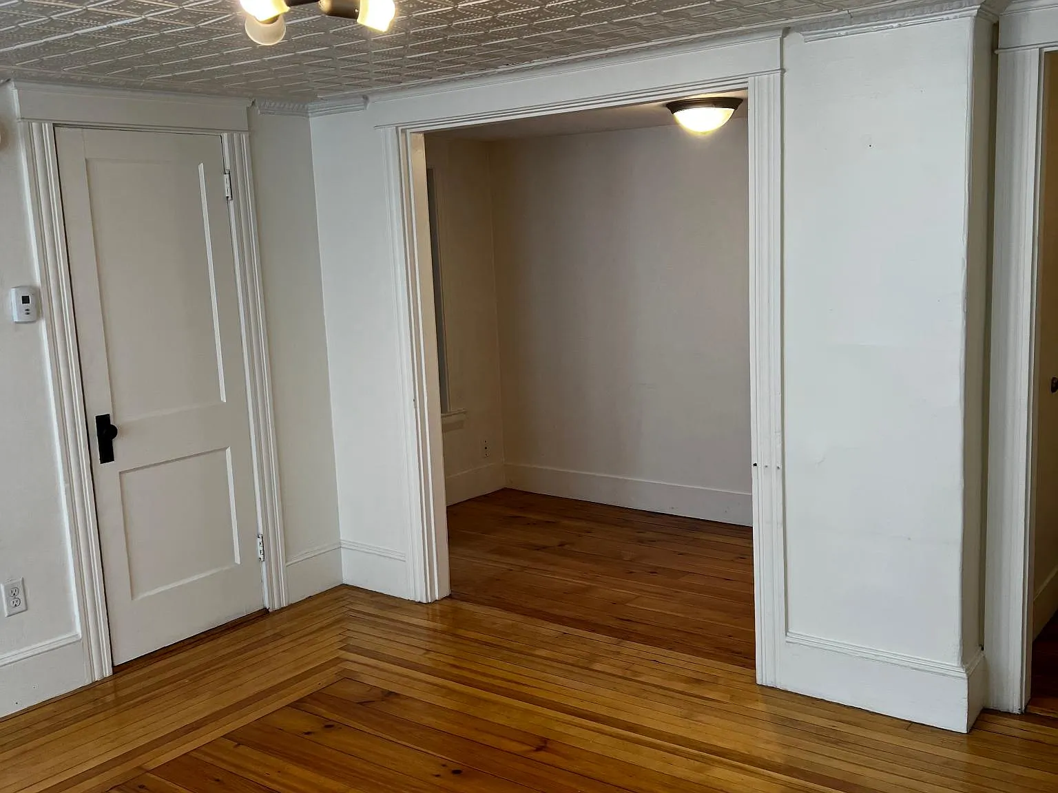 2 bed, 900 sqft, $1,850 — Photo 3