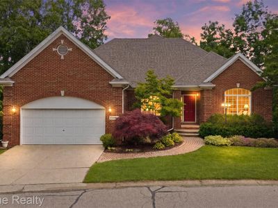 23184 Mission Ln, Farmington Hills, MI, 48335
