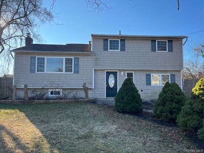 18 Lark Drive, Centereach, NY, 11720