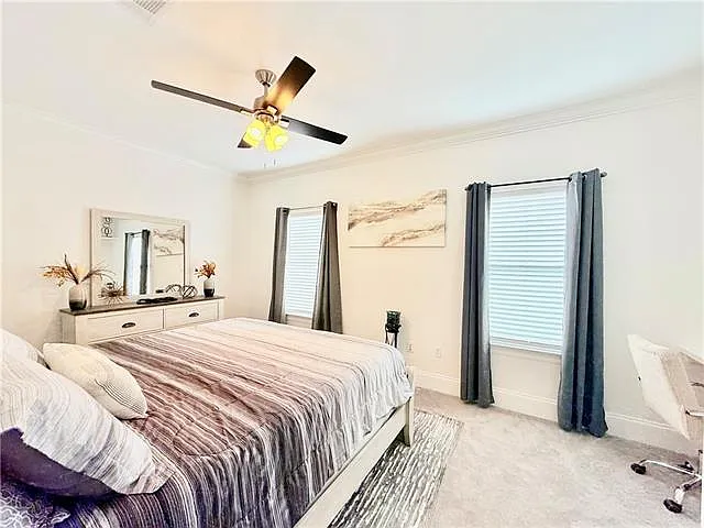 819 N Woodlawn Ave — Photo 14