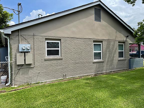 3rd image of 8439 Edinburgh St