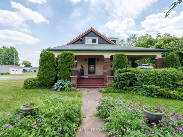93 Sarah St, Lambton Shores, ON N0M 2N0