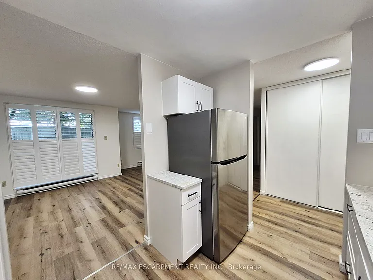 421 Fairview Dr #105 — Photo 6