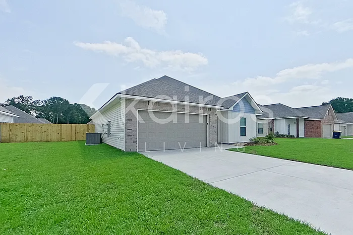 3 bed, 2.0 bath, 1482 sqft, $1,845 — Photo 2