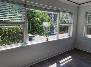 710 Washington Blvd APT 202, Oak Park, IL 60302