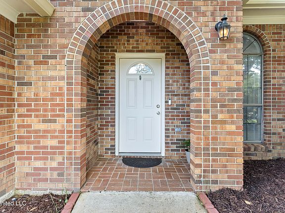 3rd image of 2372 Park Place Dr