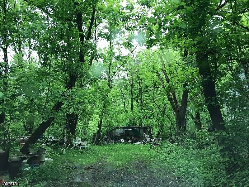 2nd image of 118 Coppermine Rd