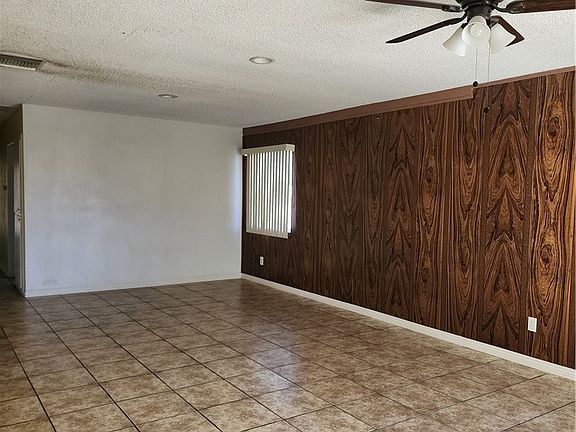 4th image of 2020 Yosemite Dr