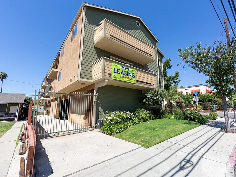 1635 Obispo Ave #D — Photo 22