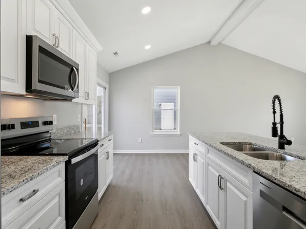459 Wyn Dr, Newport News, VA 23608